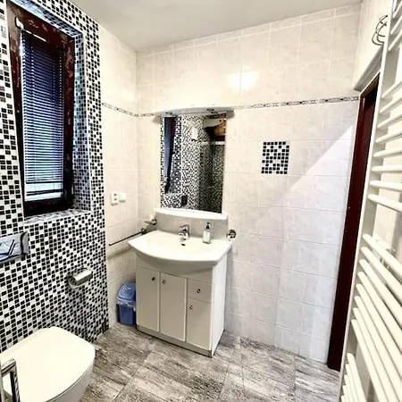 By The Creek * Žlutice