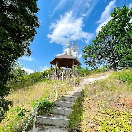 By The Creek Villa Zlutice