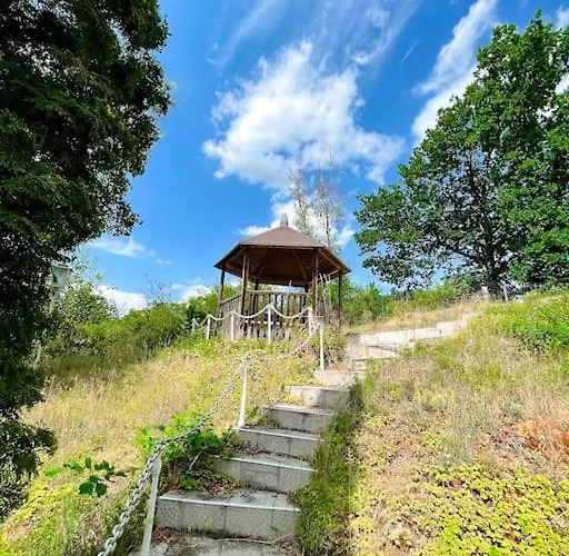 By The Creek Villa Žlutice